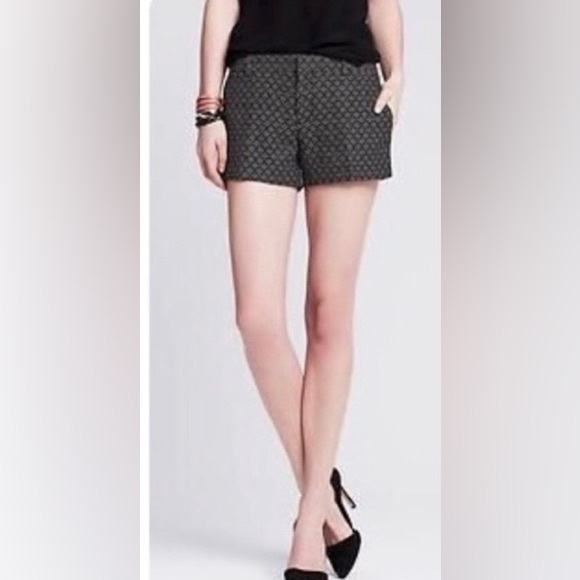 Banana Republic shorts, size 6 - Picture 2 of 2